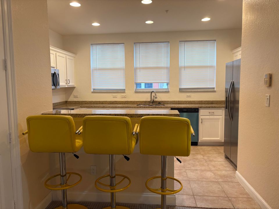 En Venta: $309,000 (3 camas, 2 baños, 1326 Pies cuadrados)