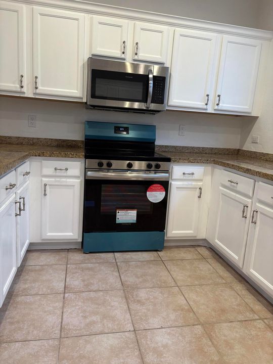 En Venta: $309,000 (3 camas, 2 baños, 1326 Pies cuadrados)