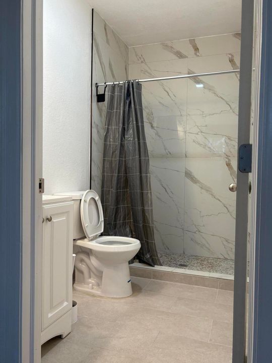 En Venta: $309,000 (3 camas, 2 baños, 1326 Pies cuadrados)