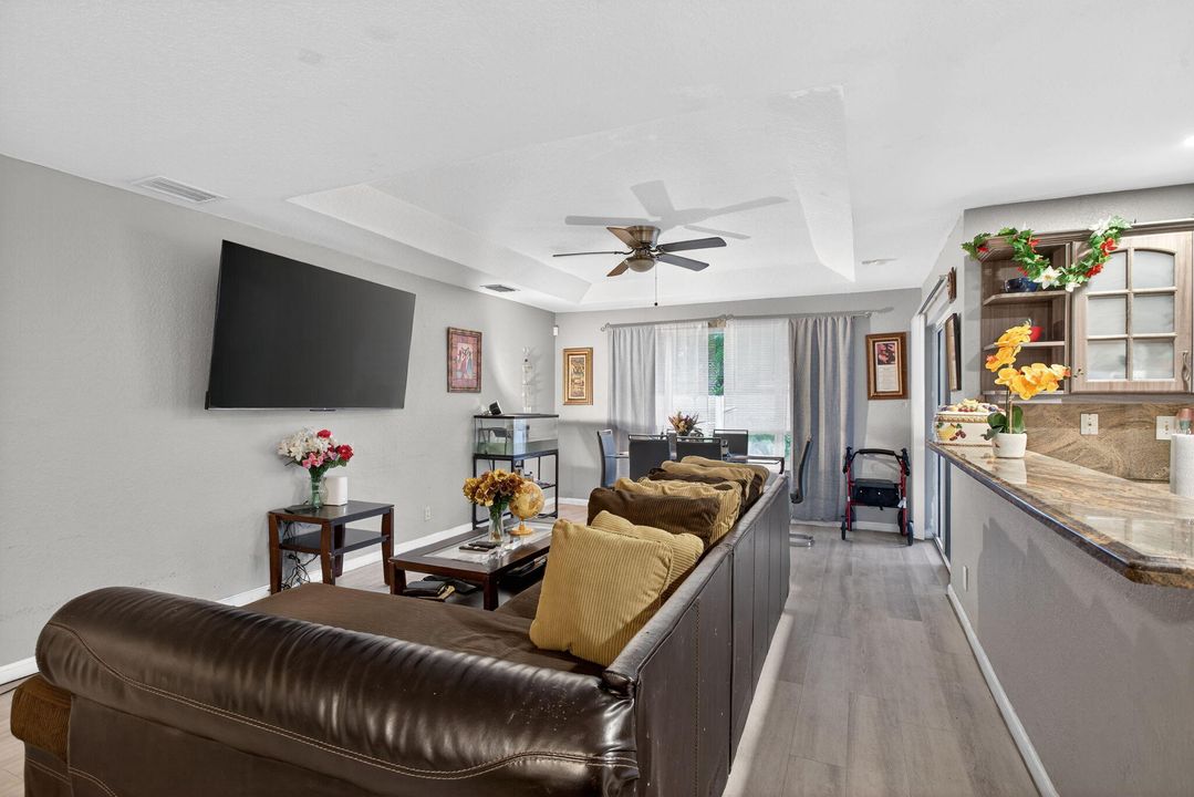 待售: $486,000 (3 贝兹, 2 浴室, 1496 平方英尺)