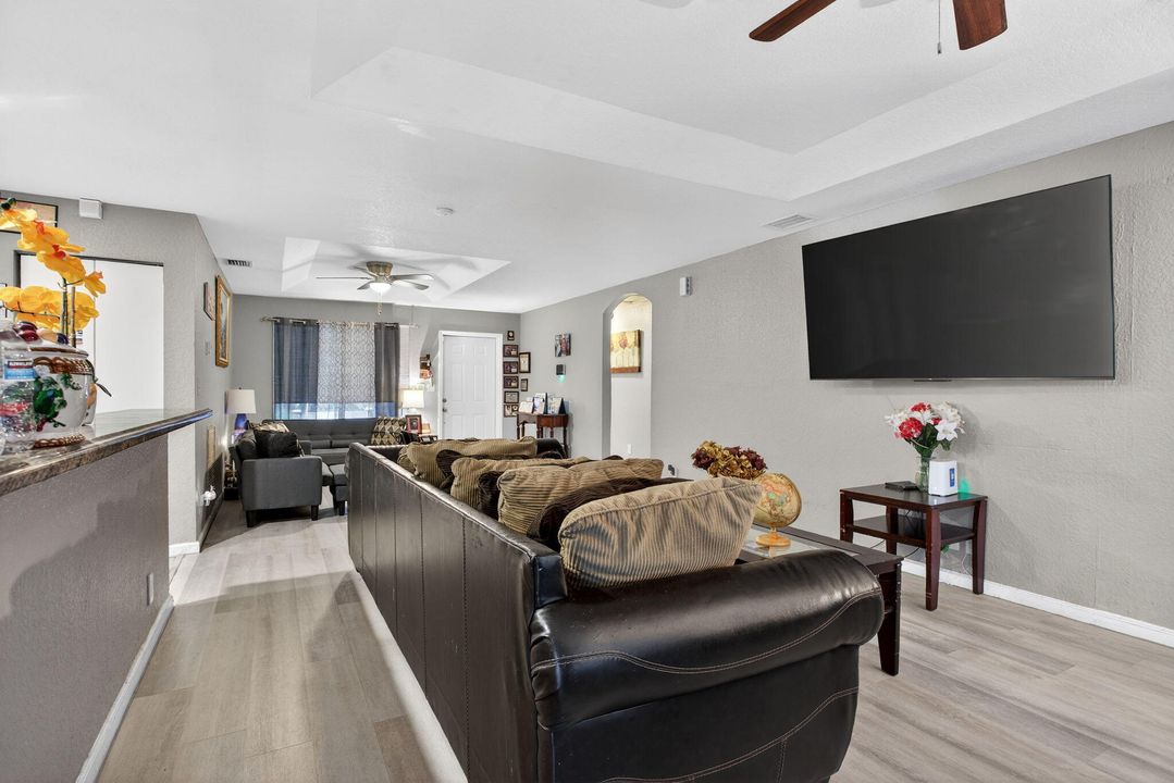 待售: $486,000 (3 贝兹, 2 浴室, 1496 平方英尺)