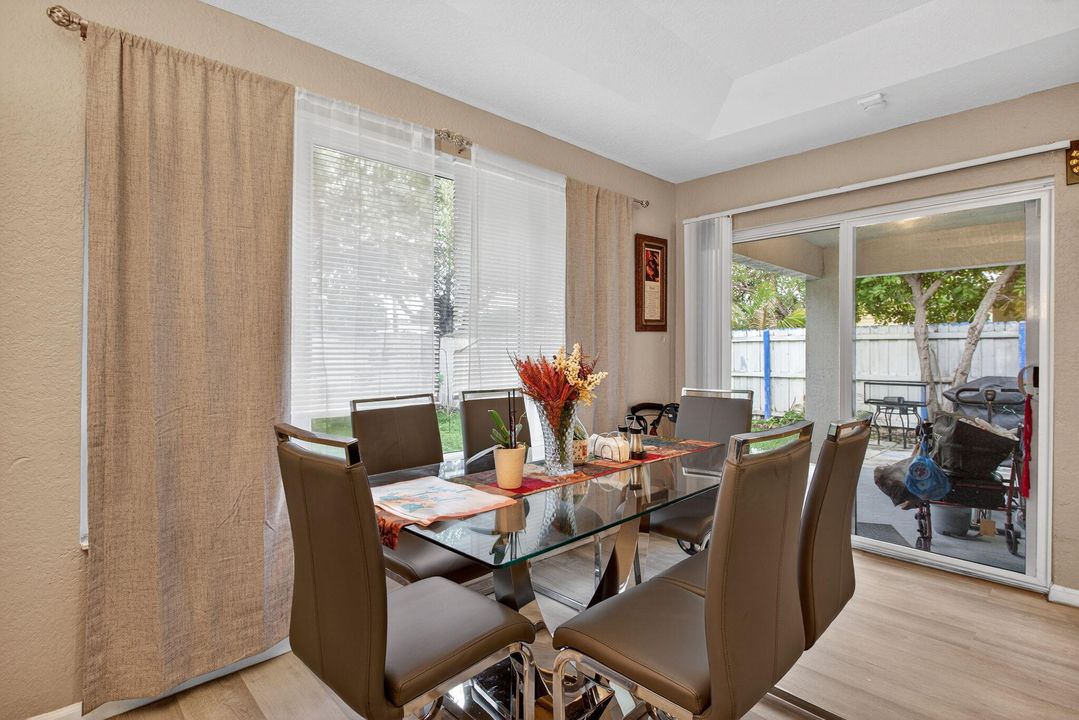 待售: $486,000 (3 贝兹, 2 浴室, 1496 平方英尺)