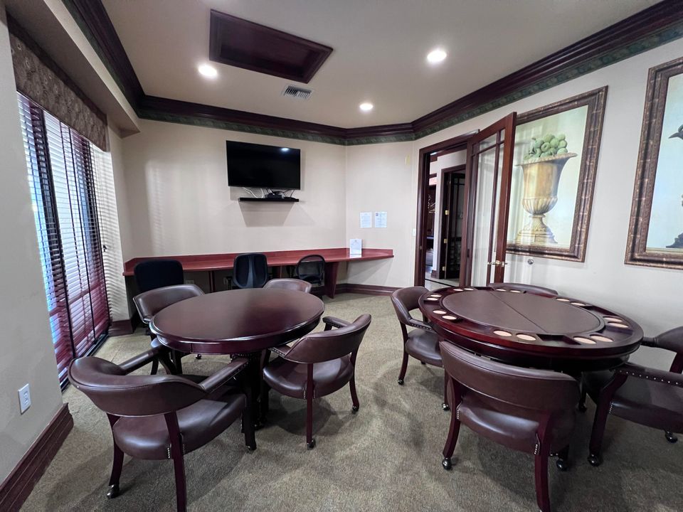 出租: $2,200 (2 贝兹, 2 浴室, 1088 平方英尺)