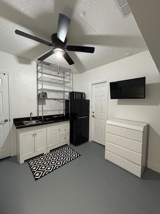 For Sale: $649,000 (3 beds, 2 baths, 1668 Square Feet)