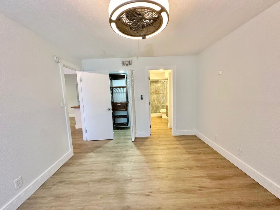 For Rent: $2,300 (2 beds, 2 baths, 936 Square Feet)