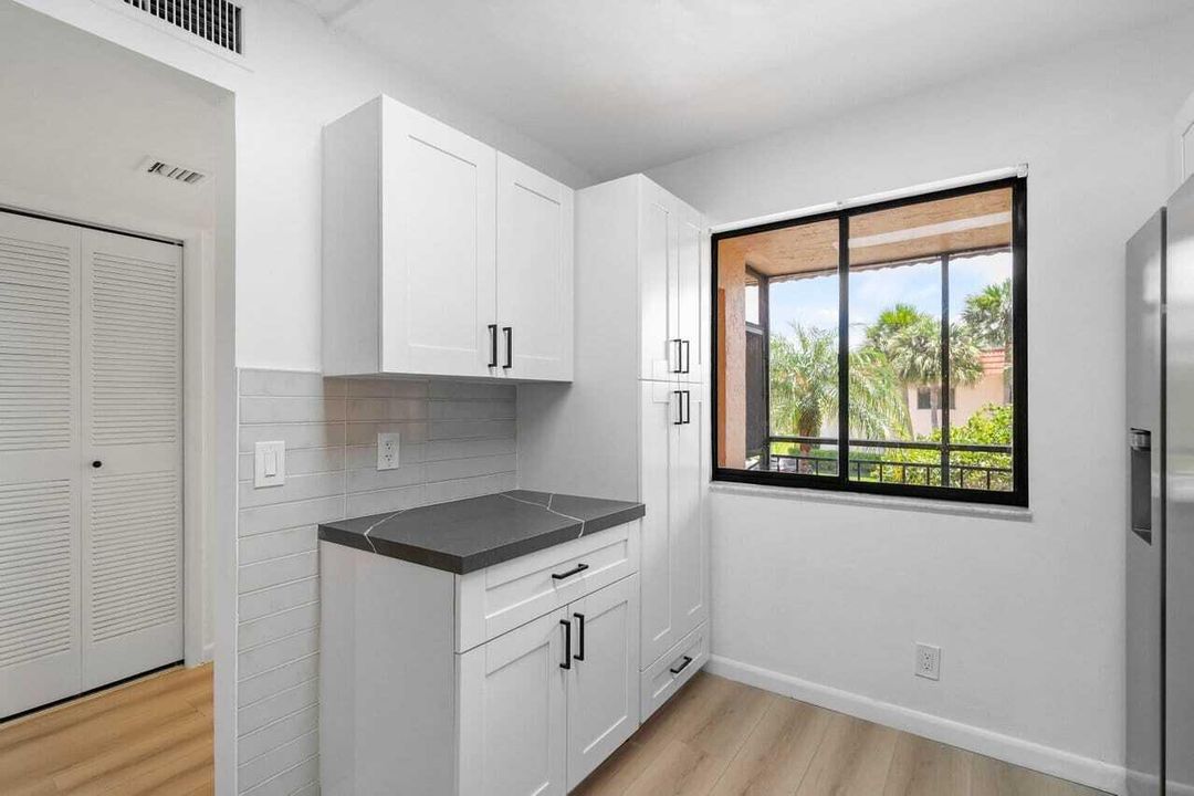 出租: $2,600 (2 贝兹, 2 浴室, 1231 平方英尺)