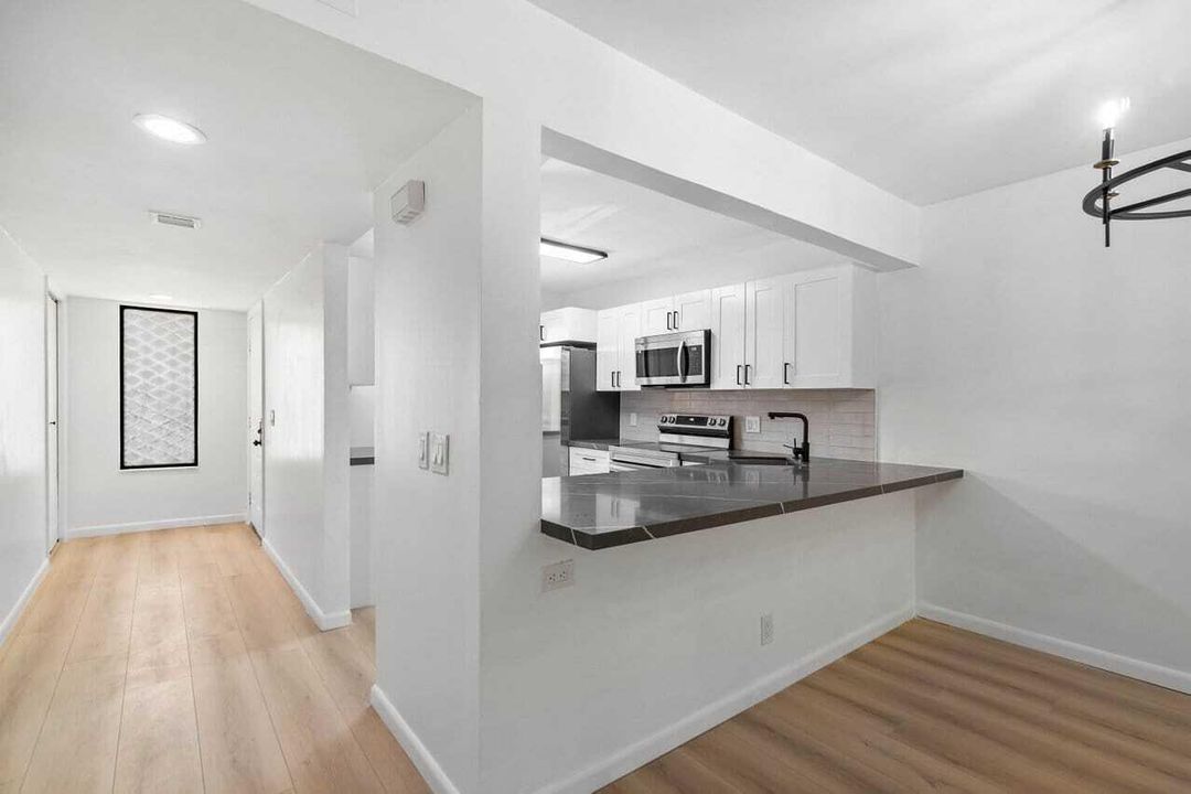 出租: $2,600 (2 贝兹, 2 浴室, 1231 平方英尺)