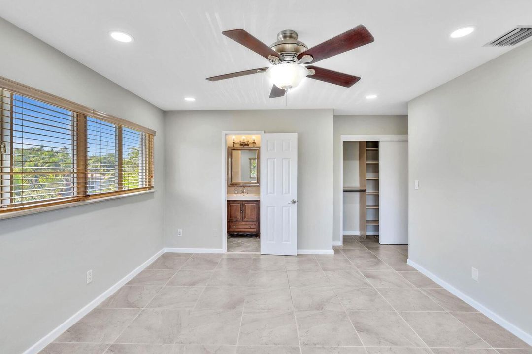 出租: $7,500 (4 贝兹, 3 浴室, 1998 平方英尺)