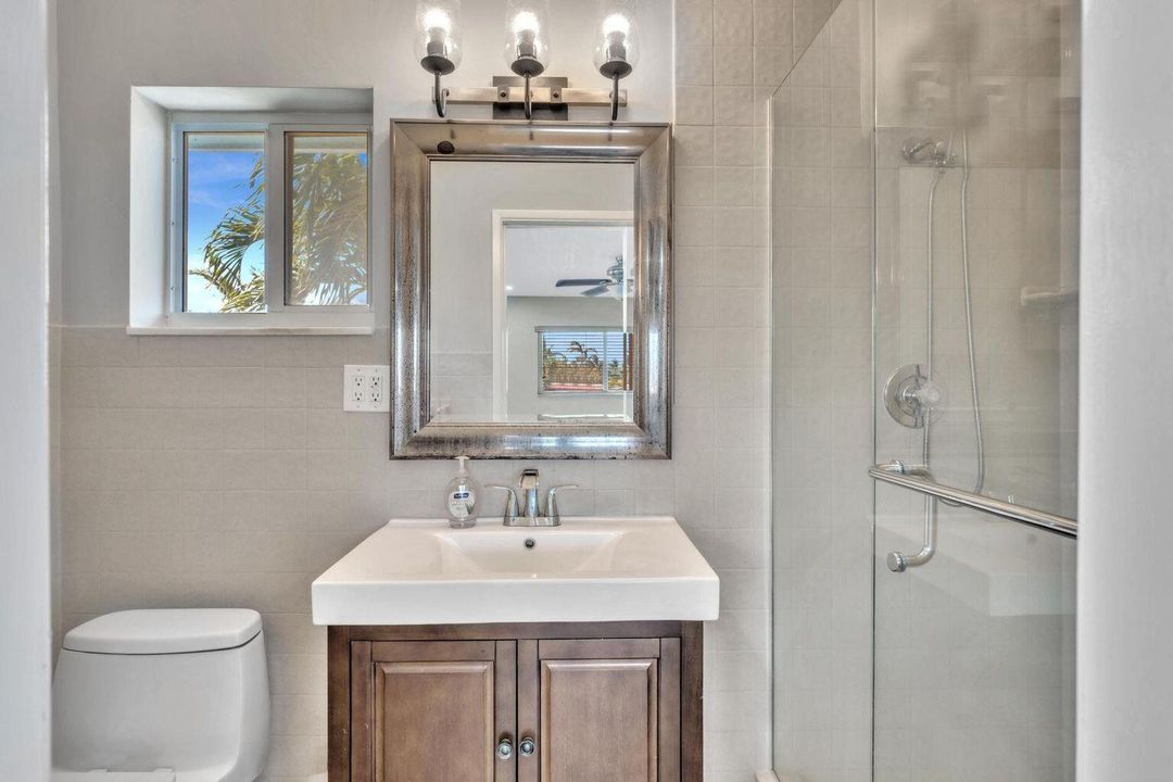 出租: $7,500 (4 贝兹, 3 浴室, 1998 平方英尺)