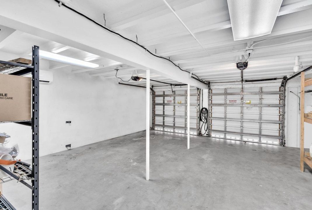 出租: $7,500 (4 贝兹, 3 浴室, 1998 平方英尺)