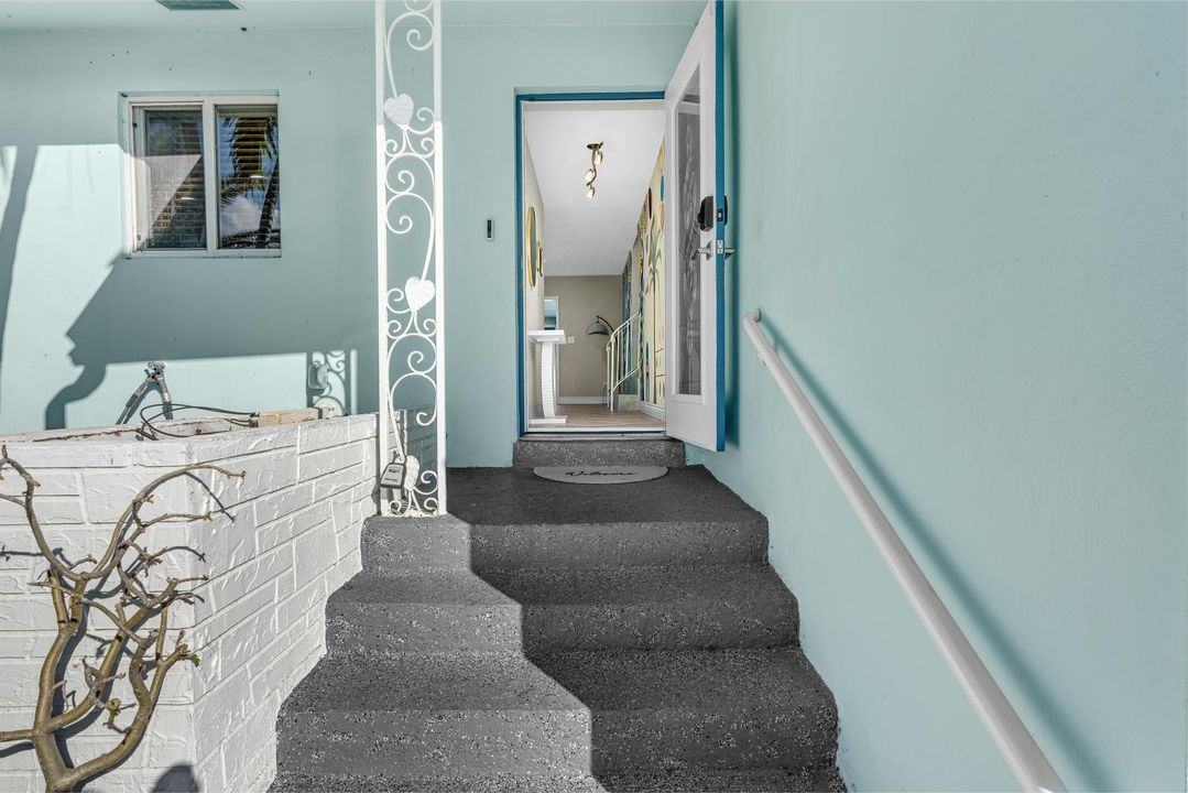 出租: $7,500 (4 贝兹, 3 浴室, 1998 平方英尺)