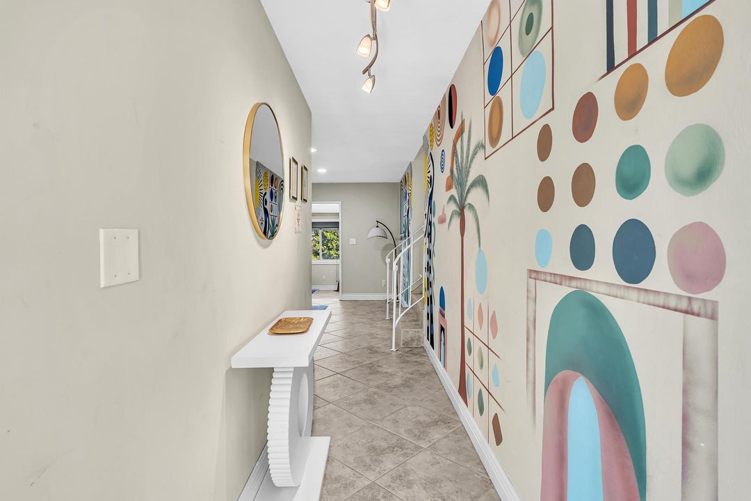 出租: $7,500 (4 贝兹, 3 浴室, 1998 平方英尺)