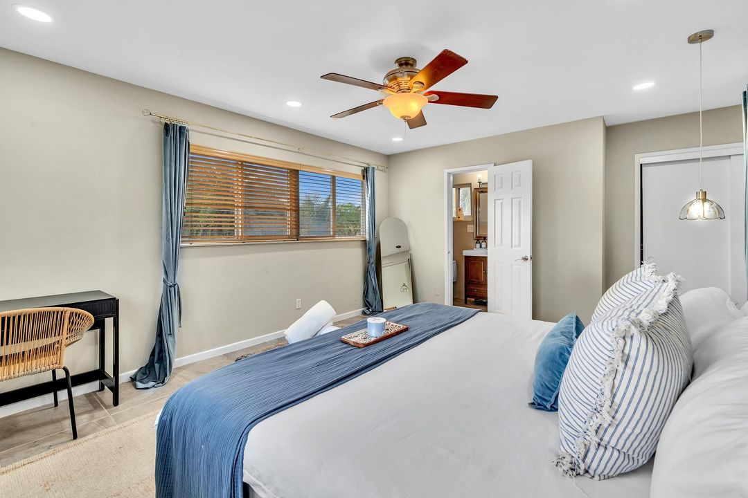 出租: $7,500 (4 贝兹, 3 浴室, 1998 平方英尺)