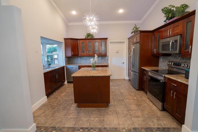 На продажу: $499,900 (2 спален, 2 ванн, 1245 Квадратных фут)