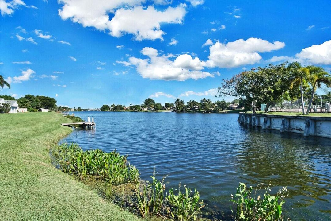 На продажу: $499,900 (2 спален, 2 ванн, 1245 Квадратных фут)