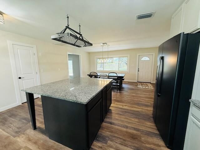 For Sale: $695,000 (3 beds, 2 baths, 1560 Square Feet)