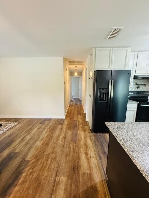 For Sale: $695,000 (3 beds, 2 baths, 1560 Square Feet)