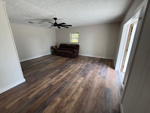 For Sale: $695,000 (3 beds, 2 baths, 1560 Square Feet)