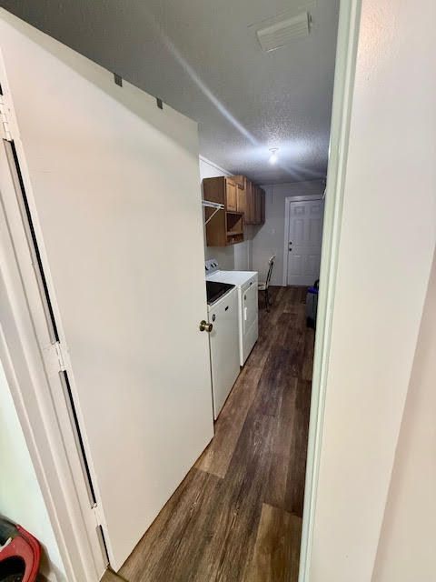 For Sale: $695,000 (3 beds, 2 baths, 1560 Square Feet)