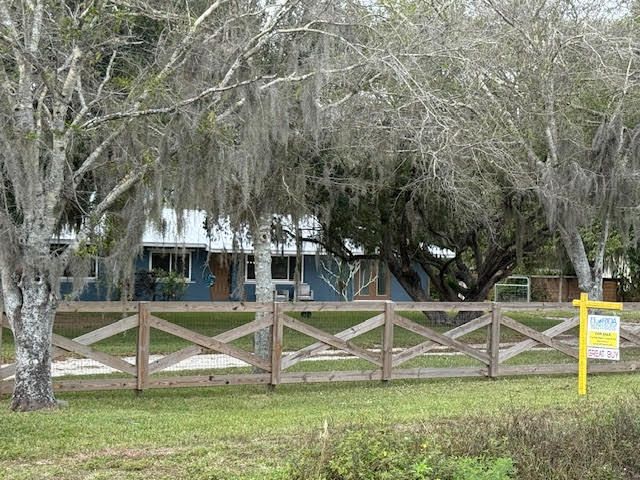 For Sale: $695,000 (3 beds, 2 baths, 1560 Square Feet)
