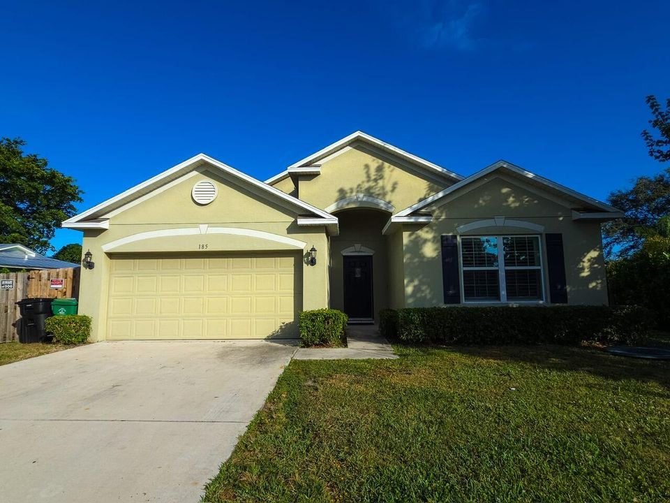 В аренду: $2,550 (4 спален, 2 ванн, 1874 Квадратных фут)