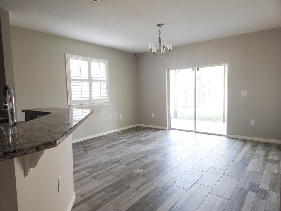 В аренду: $2,550 (4 спален, 2 ванн, 1874 Квадратных фут)