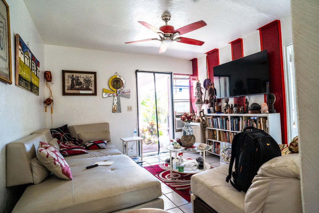 待售: $780,000 (0 贝兹, 0 浴室, 1883 平方英尺)