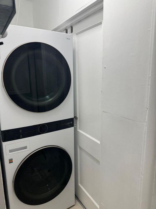 出租: $2,700 (2 贝兹, 1 浴室, 761 平方英尺)