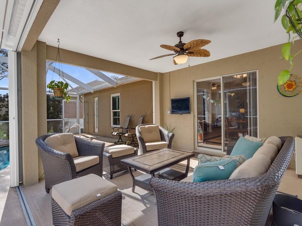 待售: $385,000 (4 贝兹, 2 浴室, 1962 平方英尺)