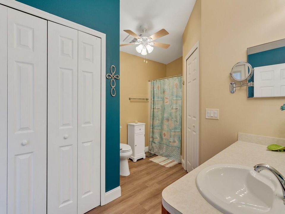 待售: $385,000 (4 贝兹, 2 浴室, 1962 平方英尺)