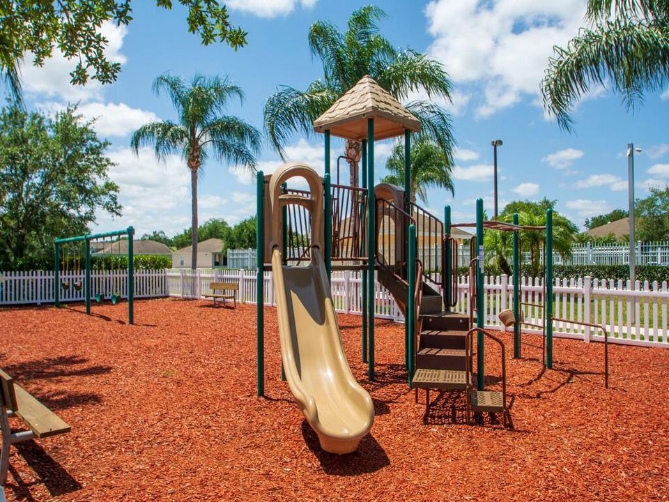 待售: $385,000 (4 贝兹, 2 浴室, 1962 平方英尺)