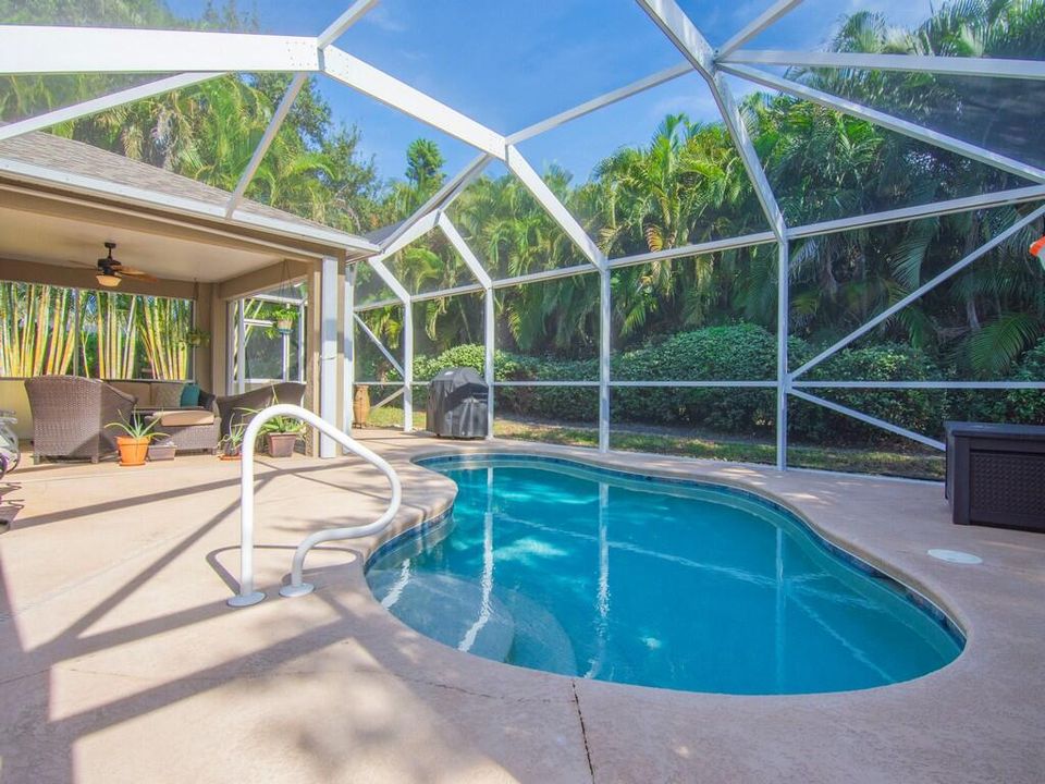 待售: $385,000 (4 贝兹, 2 浴室, 1962 平方英尺)