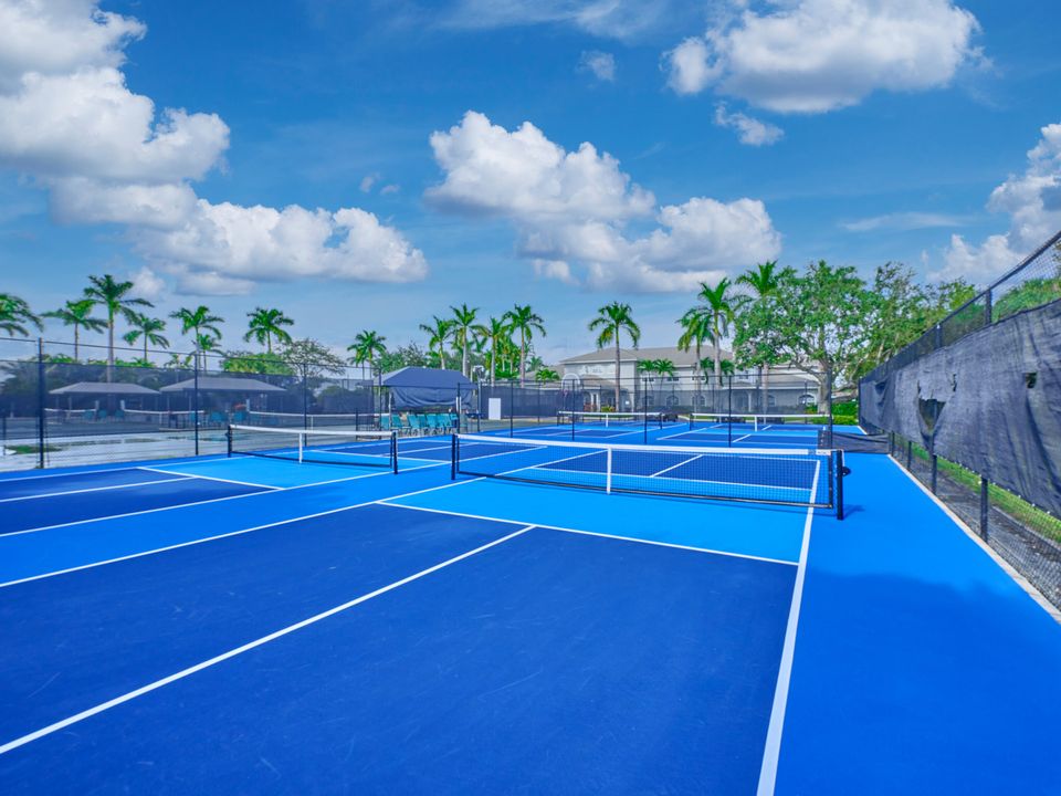 На продажу: $425,000 (3 спален, 2 ванн, 1436 Квадратных фут)