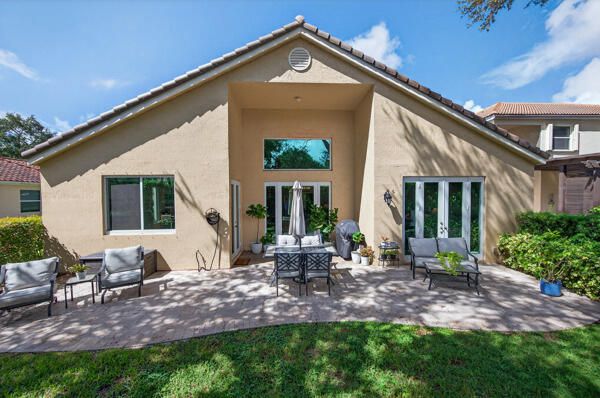 For Rent: $4,800 (4 beds, 2 baths, 2171 Square Feet)