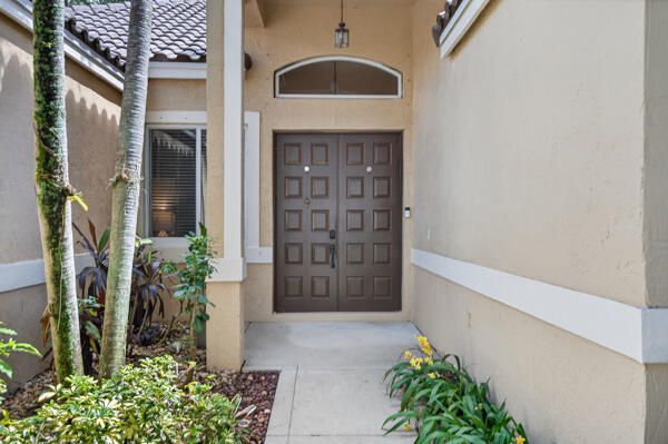 For Rent: $4,800 (4 beds, 2 baths, 2171 Square Feet)