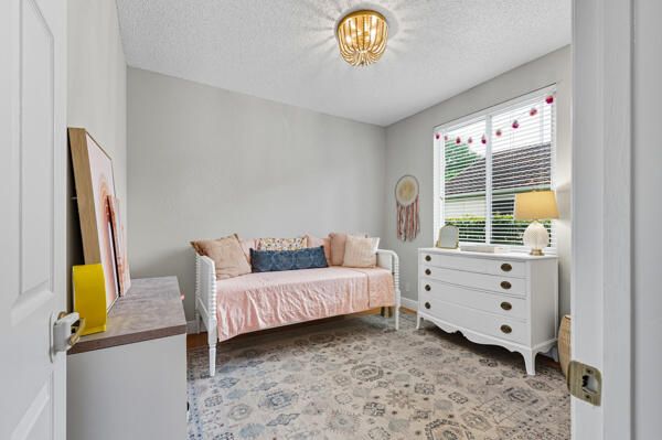 For Rent: $4,800 (4 beds, 2 baths, 2171 Square Feet)