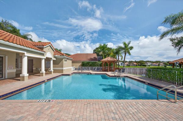 For Rent: $4,800 (4 beds, 2 baths, 2171 Square Feet)