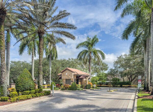 For Rent: $4,800 (4 beds, 2 baths, 2171 Square Feet)