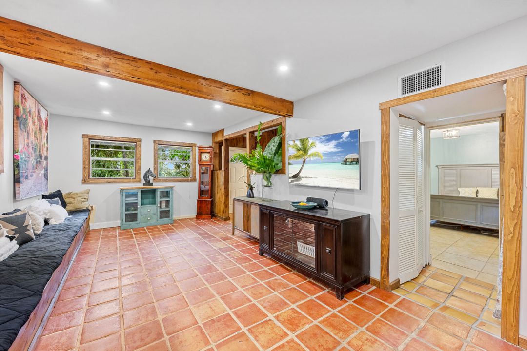 На продажу: $1,200,000 (3 спален, 2 ванн, 1696 Квадратных фут)