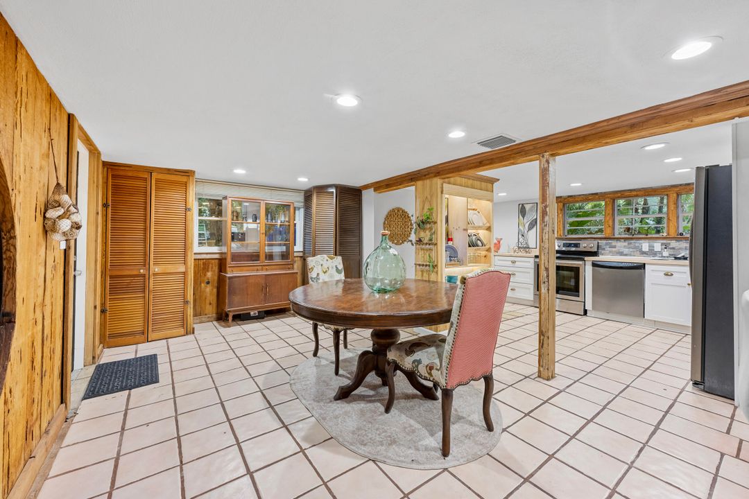 На продажу: $1,200,000 (3 спален, 2 ванн, 1696 Квадратных фут)