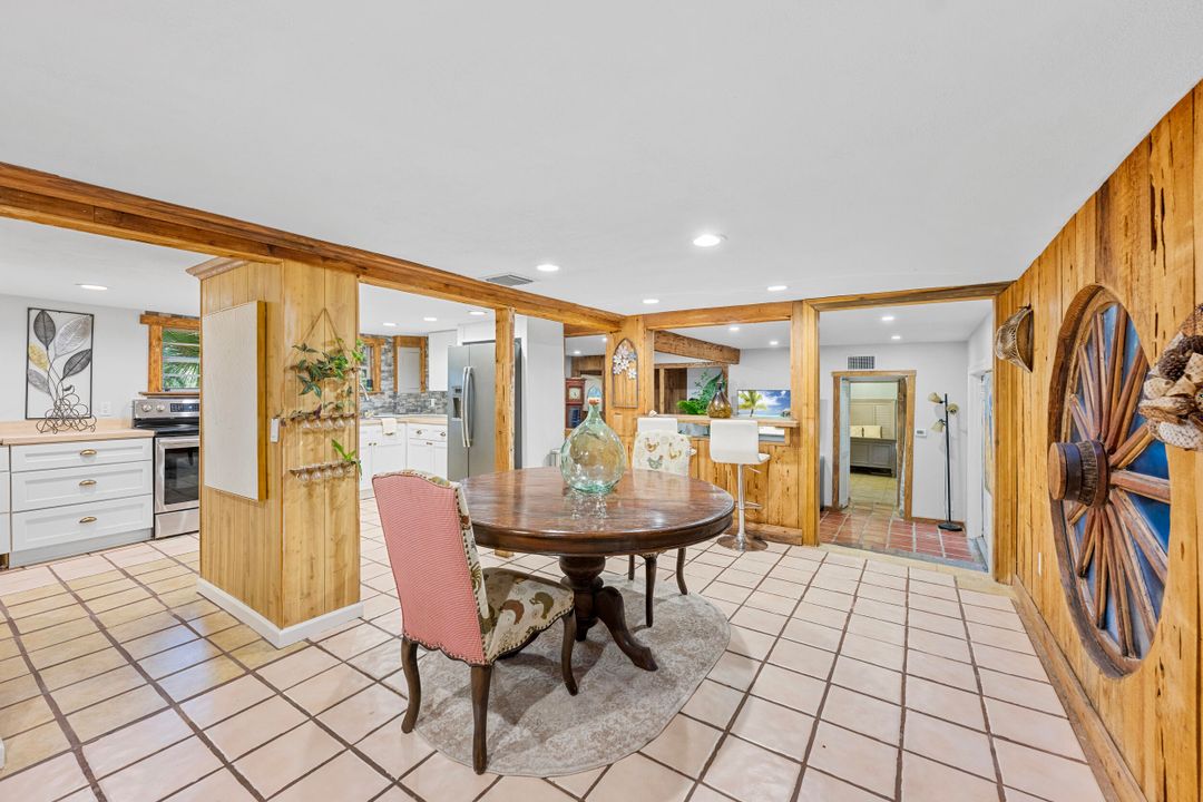 На продажу: $1,200,000 (3 спален, 2 ванн, 1696 Квадратных фут)