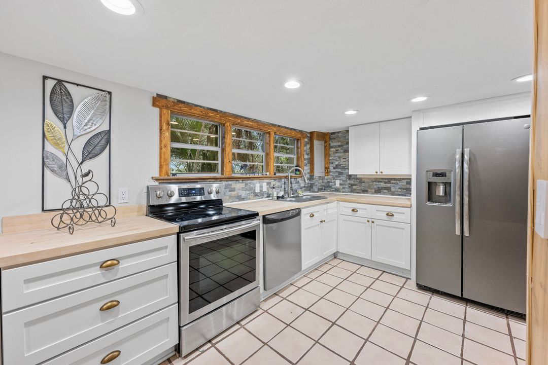 На продажу: $1,200,000 (3 спален, 2 ванн, 1696 Квадратных фут)