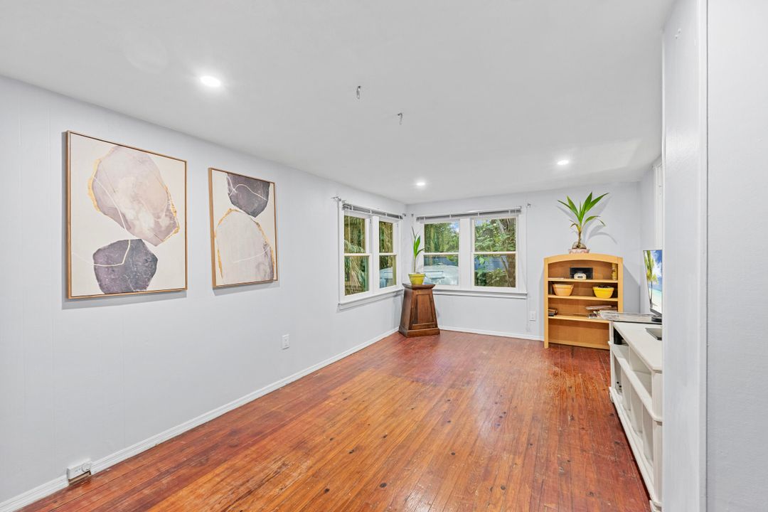 На продажу: $1,200,000 (3 спален, 2 ванн, 1696 Квадратных фут)