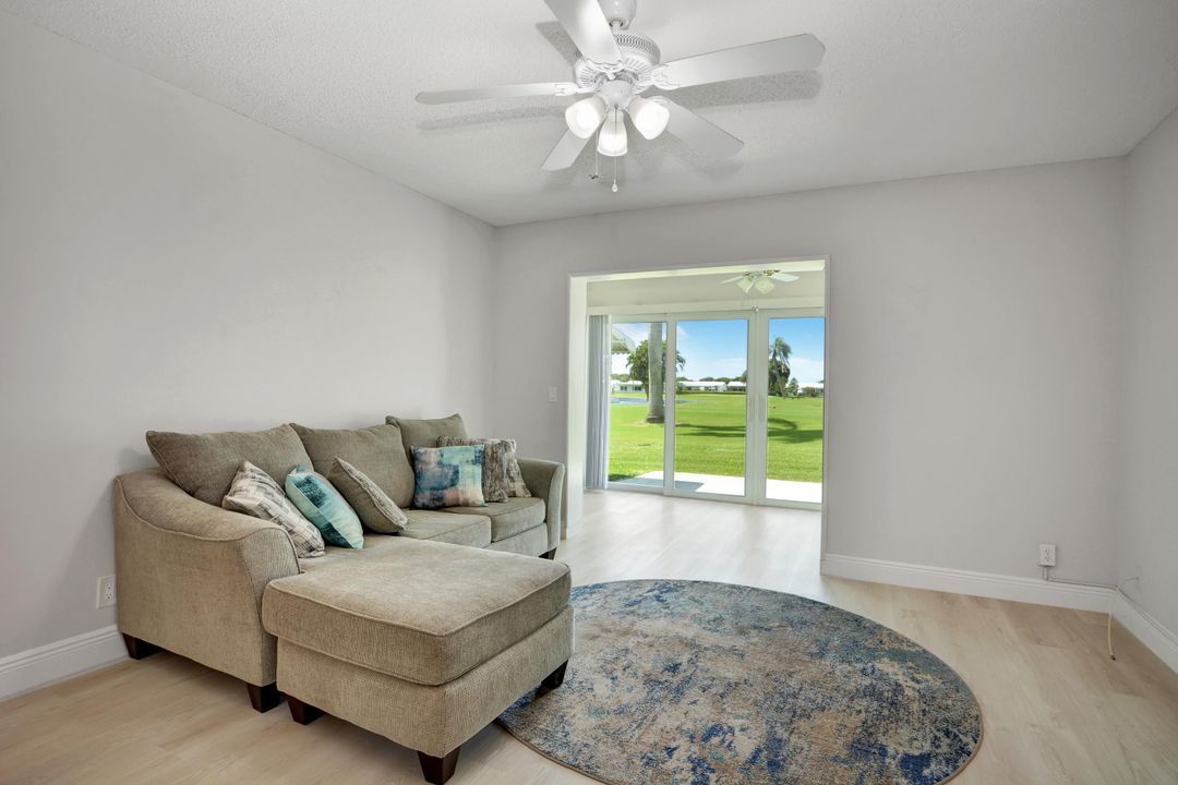 For Sale: $167,900 (2 beds, 1 baths, 729 Square Feet)