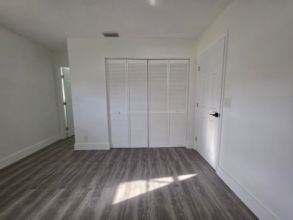 На продажу: $239,000 (2 спален, 2 ванн, 950 Квадратных фут)