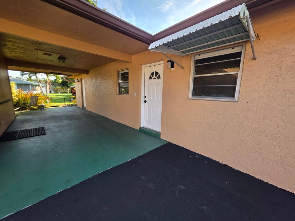 На продажу: $239,000 (2 спален, 2 ванн, 950 Квадратных фут)