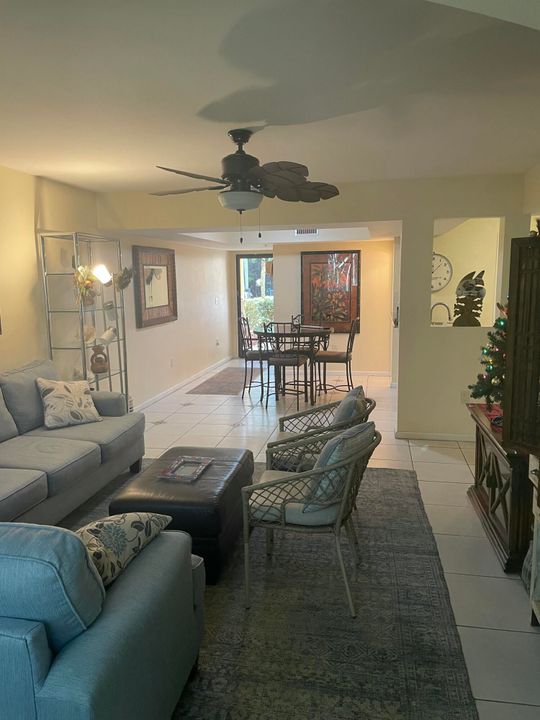 На продажу: $199,900 (1 спален, 1 ванн, 898 Квадратных фут)