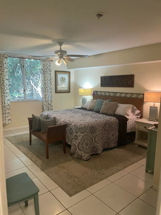 На продажу: $199,900 (1 спален, 1 ванн, 898 Квадратных фут)