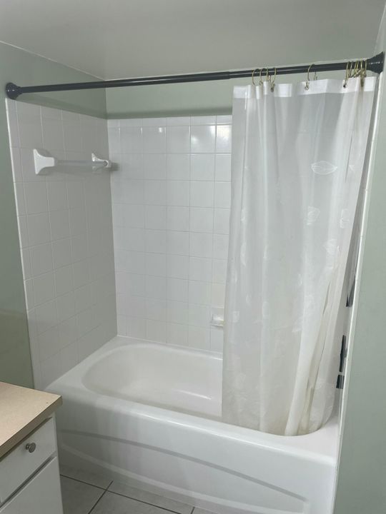 На продажу: $199,900 (1 спален, 1 ванн, 898 Квадратных фут)