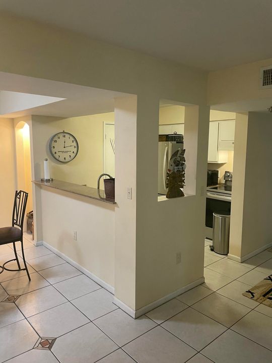 На продажу: $199,900 (1 спален, 1 ванн, 898 Квадратных фут)